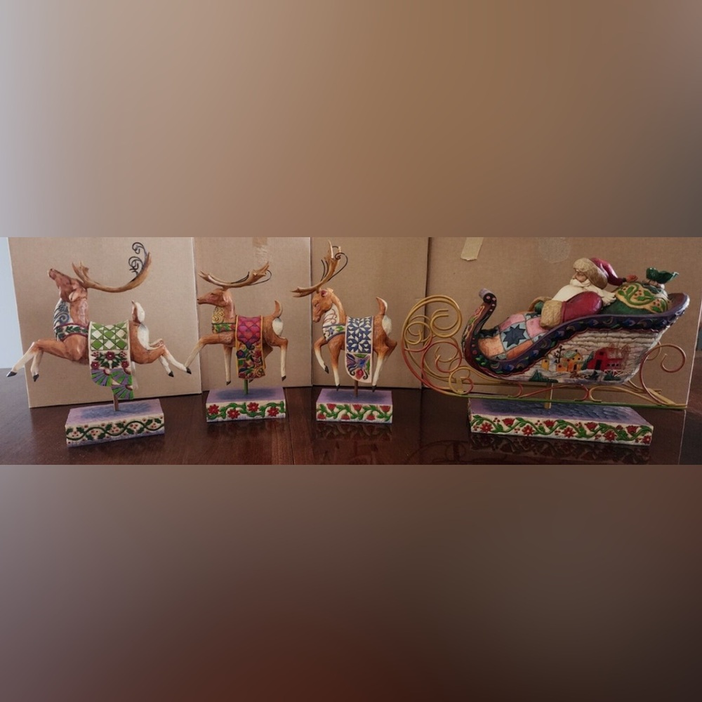 Jim Shore Heartwood Creek Santa in Sleigh and 3 Reindeer